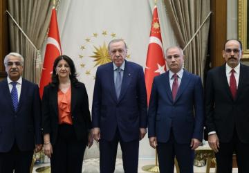 Cumhurbaşkanı Erdoğan, DEM Parti İmralı heyetini Cumhurbaşkanlığı’nda kabul etti
