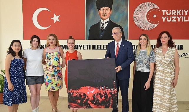 EÜ'de “15 Temmuz Demokrasi ve Milli Birlik: Zaferin Adı Türkiye" sergisi açıldı EÜ'de “15 Temmuz Demokrasi ve Milli Birlik: Zaferin Adı Türkiye" sergisi açıldı