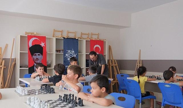 Başkan Çerçioğlu ile Hamleler Geleceğe: Aydın'da Çocuklar Satrançla Düşünmeyi Öğreniyor Başkan Çerçioğlu ile Hamleler Geleceğe: Aydın'da Çocuklar Satrançla Düşünmeyi Öğreniyor