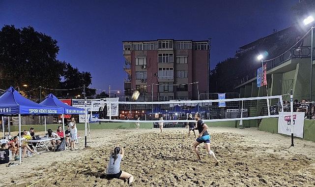 Gölcük'te Plaj Voleybolu Turnuvası Büyükler Kategorisinde Sona Erdi Gölcük'te Plaj Voleybolu Turnuvası Büyükler Kategorisinde Sona Erdi