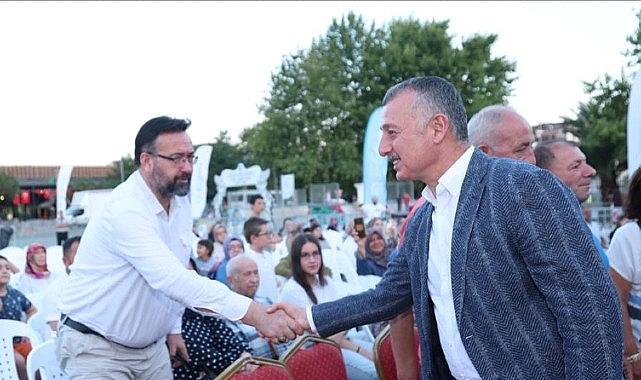 Başkan Büyükakın, kazanı açtı, ilk helvaları dağıttı Başkan Büyükakın, kazanı açtı, ilk helvaları dağıttı