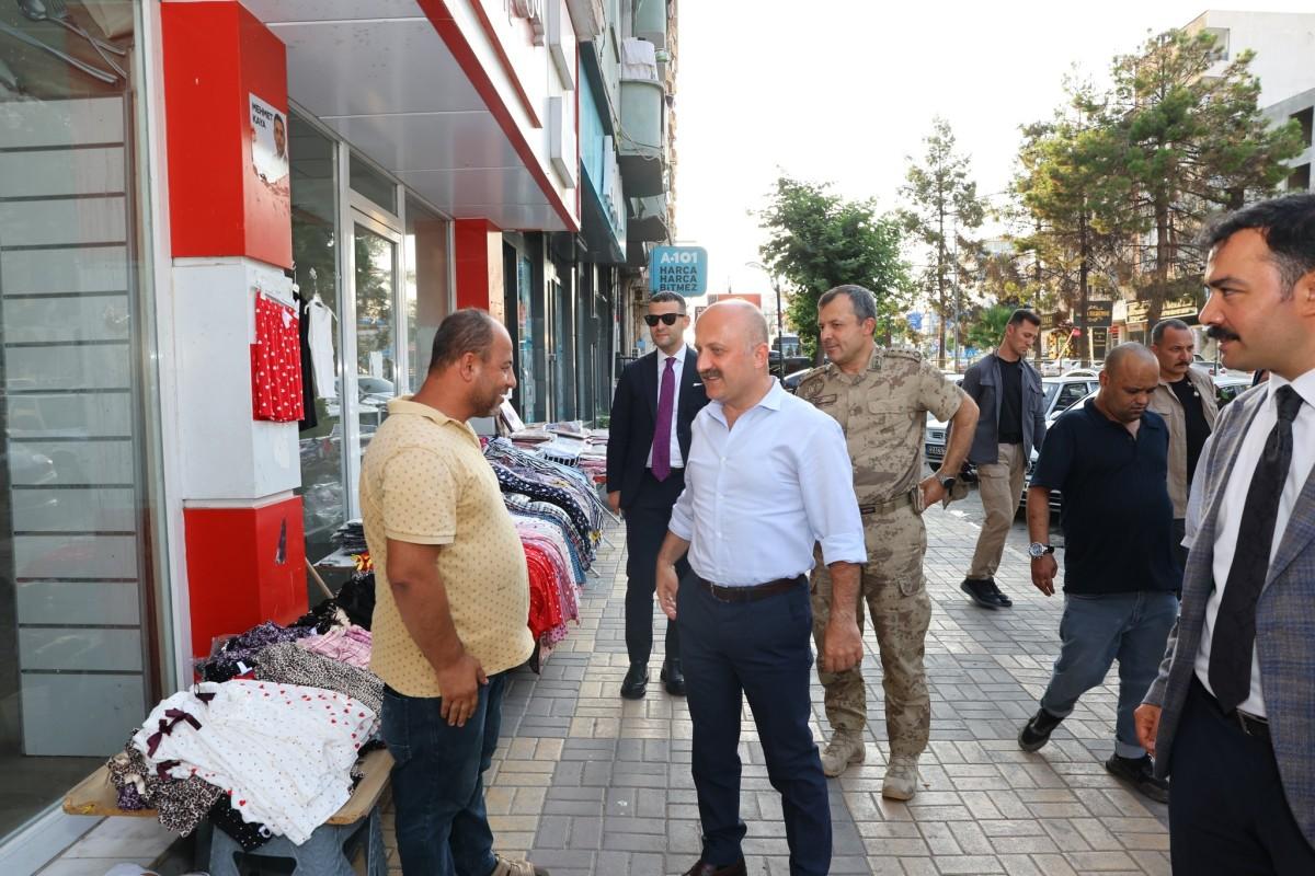 Vali Dr. Osman Varol’dan Kahta ilçesinde ekonomiye destek mesajı Vali Dr. Osman Varol’dan Kahta ilçesinde ekonomiye destek mesajı