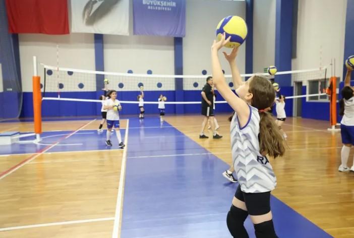 Büyükşehir, On Binlerce Çocuğu Sporla Buluşturuyor Büyükşehir, On Binlerce Çocuğu Sporla Buluşturuyor