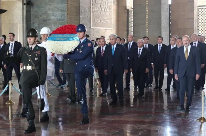 Tokayev, Anıtkabir’de Ata’ya Saygı Duruşunda Bulundu Tokayev, Anıtkabir’de Ata’ya Saygı Duruşunda Bulundu