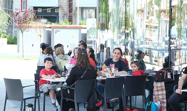 İzmit'in kalbi bu meydanda atıyor İzmit'in kalbi bu meydanda atıyor