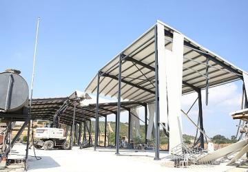 Yolçatı Mahallesi'nde kaçak iş yeri yıkıldı