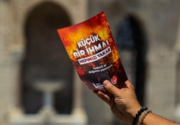 İzmir İtfaiyesi yangınlara dikkat çekmek için sokağa indi