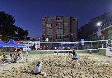 Gölcük'te Plaj Voleybolu Turnuvası Büyükler Kategorisinde Sona Erdi