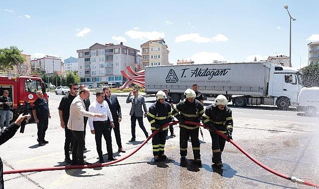 Nevşehir Belediyesi, Türkiye'nin İlk Elektrikli Araç Yangınına Özel Söndürme Sistemi Geliştirdi Nevşehir Belediyesi, Türkiye'nin İlk Elektrikli Araç Yangınına Özel Söndürme Sistemi Geliştirdi
