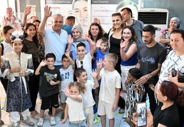 Başkan Uysal’dan Muratpaşa’daki Sünnet Çocuklarına Anlamlı Ziyaret