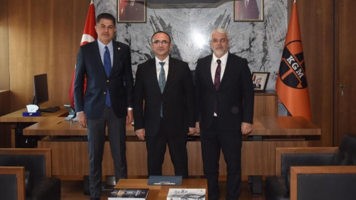 Milletvekili Şan ve İl Başkanı Kablan, Karayolları Genel Müdürü ile Adıyaman’daki ulaştırma yatırımlarını görüştü Milletvekili Şan ve İl Başkanı Kablan, Karayolları Genel Müdürü ile Adıyaman’daki ulaştırma yatırımlarını görüştü