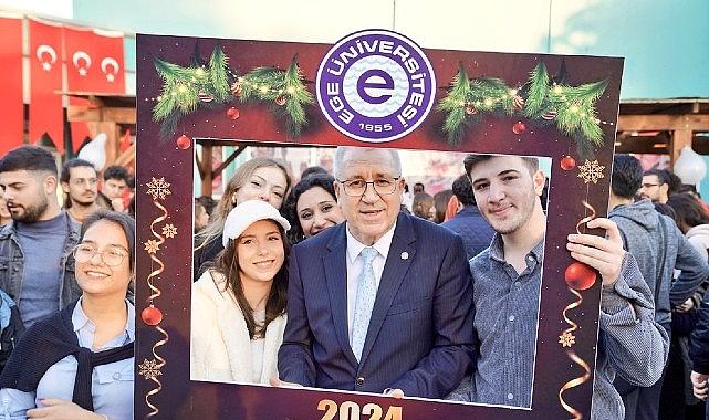 Ege Üniversitesinin Öğrenci Memnuniyet Karnesi yine “Mükemmel" Ege Üniversitesinin Öğrenci Memnuniyet Karnesi yine “Mükemmel"