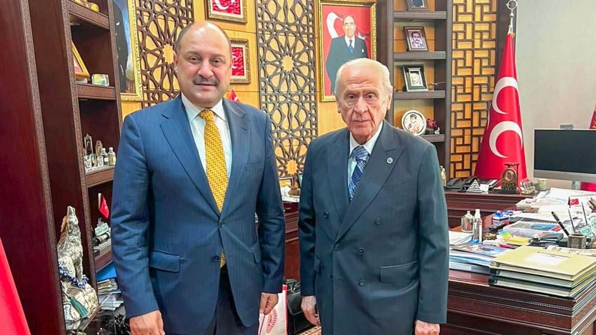 Mehmet Kasım Gülpınar’dan Bahçeli’ye sürpriz ziyaret: MHP’ye mi geçiyor? Mehmet Kasım Gülpınar’dan Bahçeli’ye sürpriz ziyaret: MHP’ye mi geçiyor?