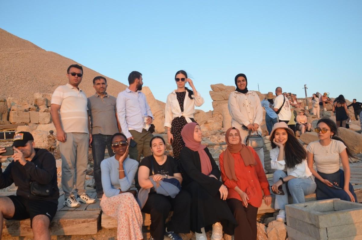 Kültürler Nemrut’ta buluştu Kültürler Nemrut’ta buluştu