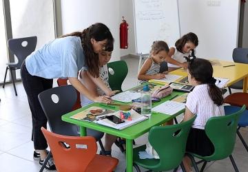 Karabağlar'da Yaz Tatili Bilim, Sanat ve Eğlenceyle Dolu Dolu Geçiyor