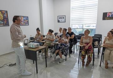 Yenişehir Belediyesinin anne ve çocuk eğitimleri sürüyor