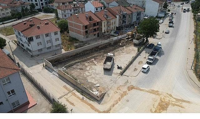 Atıl Vaziyetteki Boş Alan Otoparka Dönüşüyor Atıl Vaziyetteki Boş Alan Otoparka Dönüşüyor