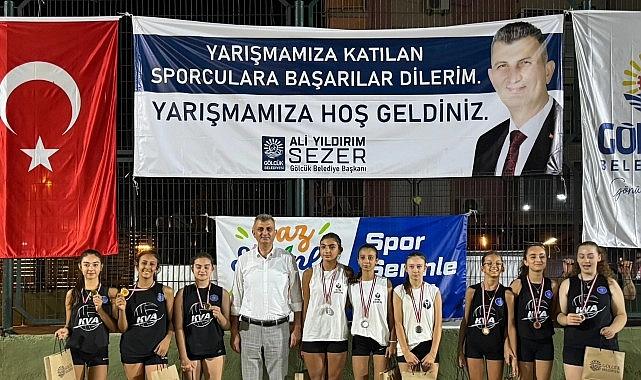 Plaj Voleybolunda Minik Sporculardan Büyük Mücadele Plaj Voleybolunda Minik Sporculardan Büyük Mücadele