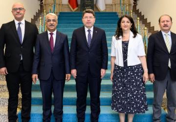 DEM Parti heyeti Adalet Bakanı Tunç'la görüştü: ‘Sürecin hukuki zeminde ilerlemesi için görev üstlenecek’