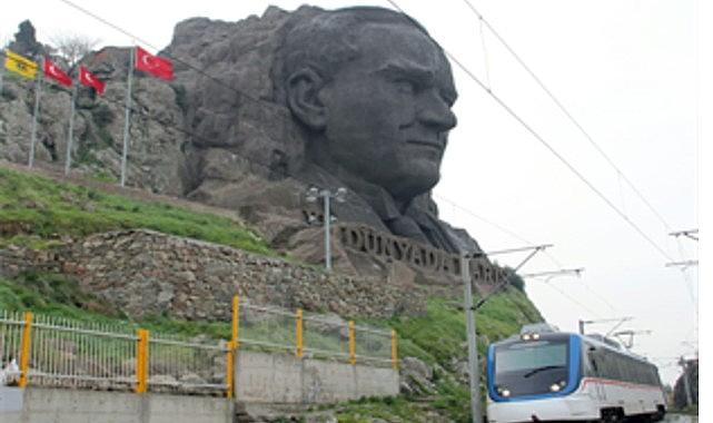 İZBAN'daki grev nedeniyle ulaşım hatlarında düzenleme İZBAN'daki grev nedeniyle ulaşım hatlarında düzenleme