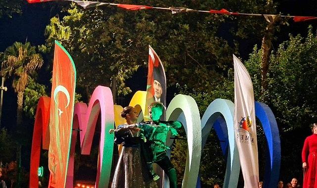 Gürcü dans topluluğundan Kemer'de muhteşem şov