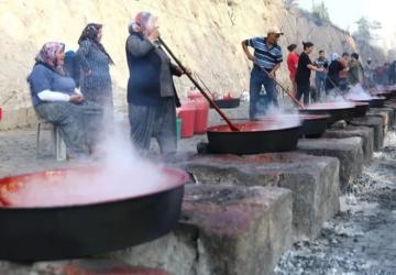 Melikgazi'de Salça Kaynatma Günleri Başlıyor