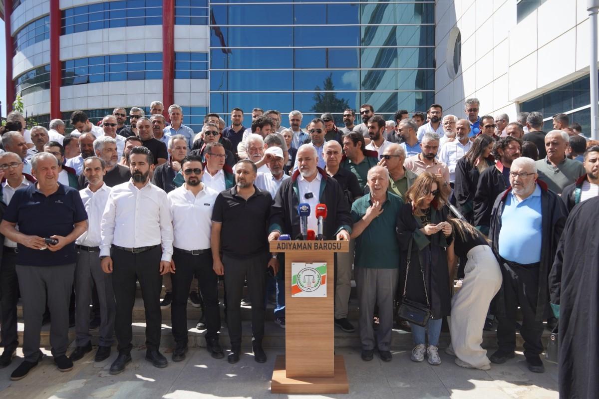 Adıyaman Baro Başkanı Doğan: 'Belediyedeki aramalarda suç unsuru bulunmadı, dijital imajlar verilmedi' Adıyaman Baro Başkanı Doğan: 'Belediyedeki aramalarda suç unsuru bulunmadı, dijital imajlar verilmedi'