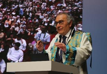 Üsküdar Üniversitesi, ilk hekimlerini gururla uğurladı!