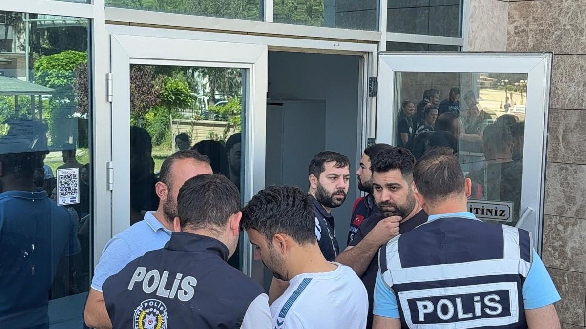 Aziz İhsan Aktaş'ın ifadeleriyle başlayan soruşturmada Tutdere ve 11 isme gözaltı kararı - Videolu Haber Aziz İhsan Aktaş'ın ifadeleriyle başlayan soruşturmada Tutdere ve 11 isme gözaltı kararı - Videolu Haber
