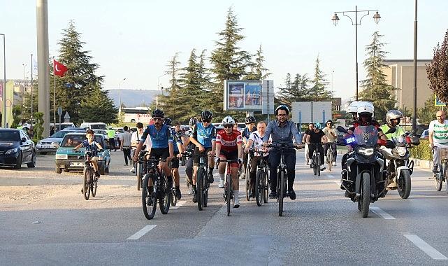 İnegöl'de Zaferden Kurtuluşa Bisiklet Turu Düzenlendi