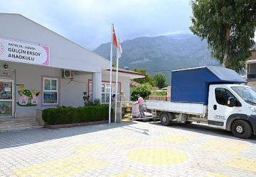 Kırtasiye malzemelerinin dağıtımı sürüyor