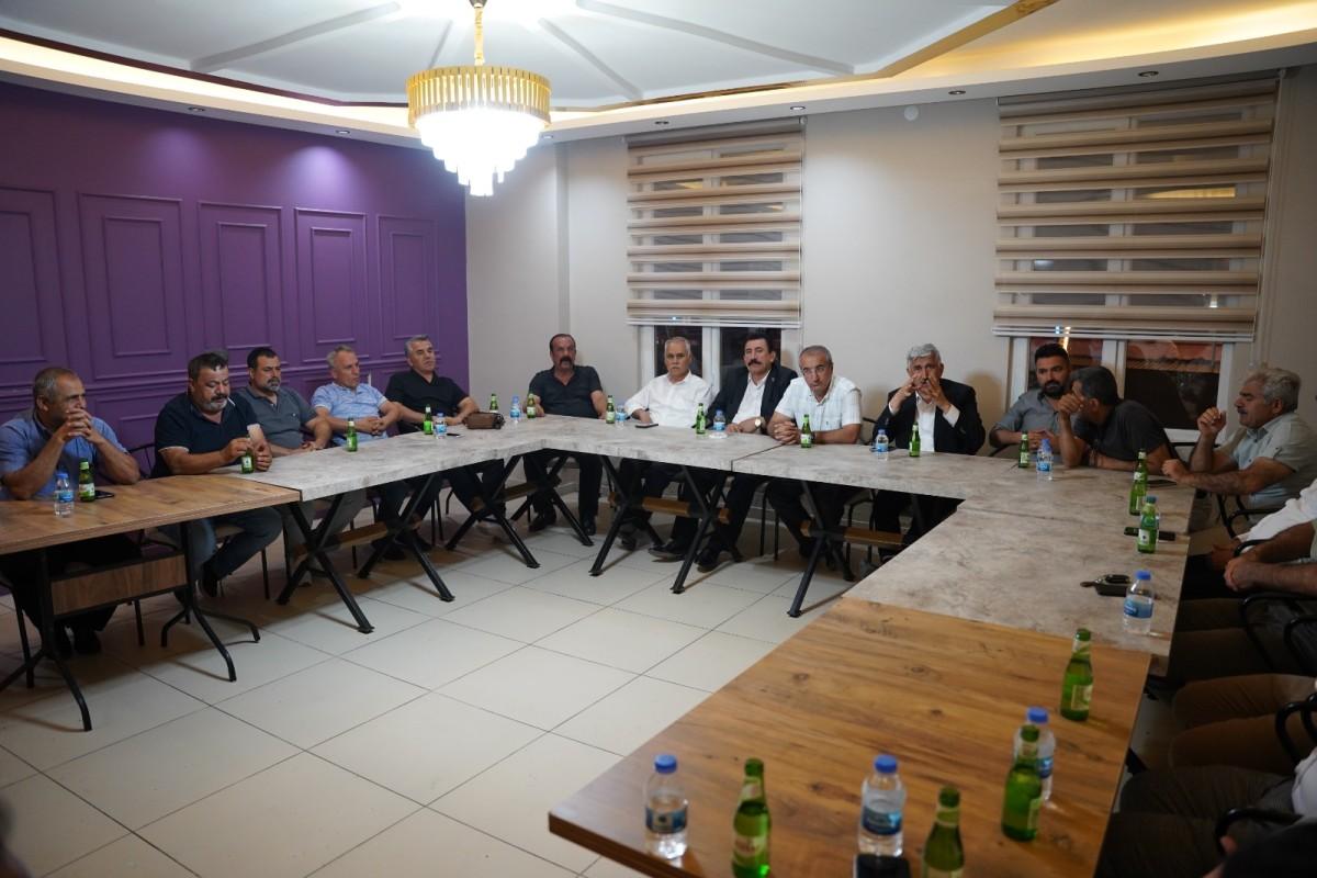 Başkan Hallaç, mahalle muhtarlarıyla istişare toplantısında buluştu