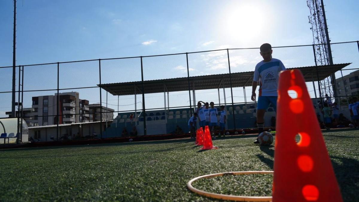 Adıyaman Belediyesi Yaz Spor Okulları’nda futbol coşkusu - Videolu Haber Adıyaman Belediyesi Yaz Spor Okulları’nda futbol coşkusu - Videolu Haber