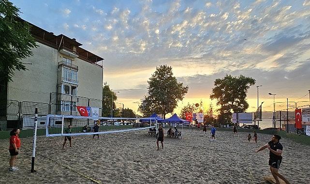 Gölcük'te Her Yıl Şenliğe Dönüşen Turnuva Başladı Gölcük'te Her Yıl Şenliğe Dönüşen Turnuva Başladı