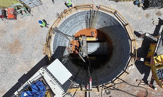 Başkan Altay: “Mikro Tünel İle Trafiği Kapatmadan Çevreyi Rahatsız Etmeden Çalışıyoruz" Başkan Altay: “Mikro Tünel İle Trafiği Kapatmadan Çevreyi Rahatsız Etmeden Çalışıyoruz"