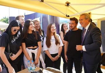 Türk yükseköğretiminin öncü üniversitesi yeni Egelileri bekliyor