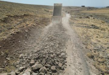 Siverek’te 6 Kilometrelik Yol Betonla Yenileniyor