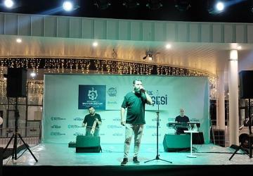 Karadeniz rüzgârı Milli İrade Meydanı'nda esti