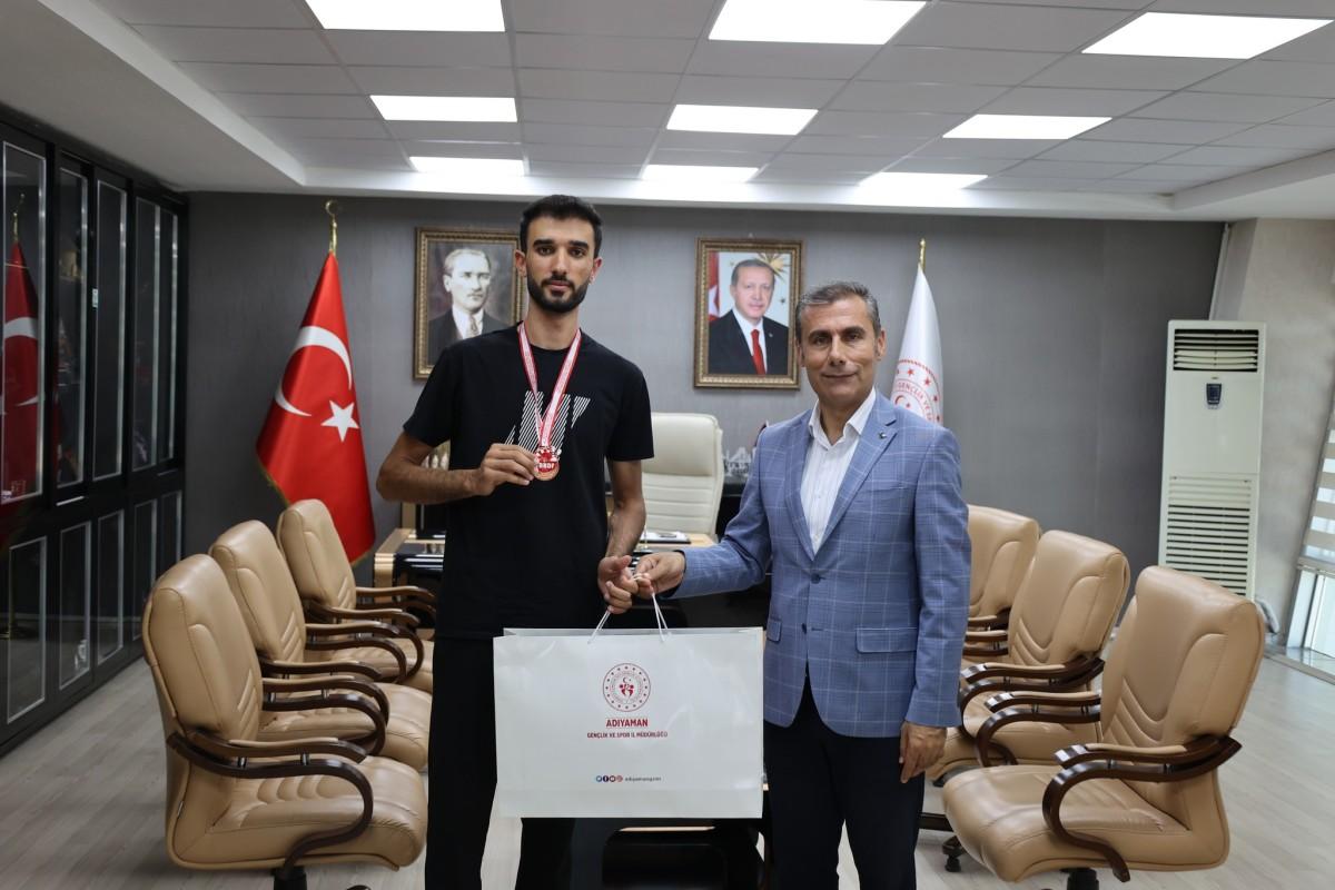 Adıyamanlı sporcu Barış Bozgun’dan Türkiye üçüncülük başarısı Adıyamanlı sporcu Barış Bozgun’dan Türkiye üçüncülük başarısı