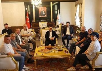 Başkan Rasim Arı, Halk Günü'nde Vatandaşları Dinledi