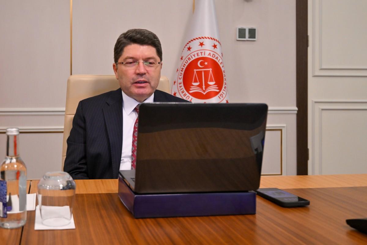 Adalet Bakanı Yılmaz Tunç: ‘Soruşturmalar hukuka uygun ve yasal sınırlar içinde sürdürülüyor’ Adalet Bakanı Yılmaz Tunç: ‘Soruşturmalar hukuka uygun ve yasal sınırlar içinde sürdürülüyor’