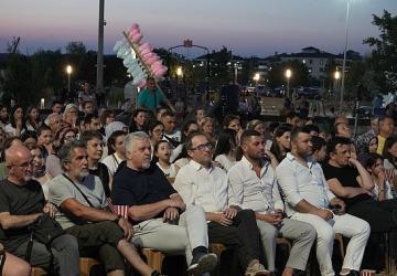 Açık hava film gösterimleri 'Paranoya' ile başladı