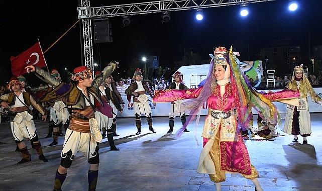 8 Ülke Torbalı'da Buluştu: Halk Dansları Geceye Damga Vurdu