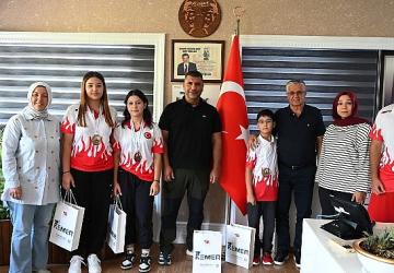 Milli sporculardan Başkan Topaloğlu'na ziyaret