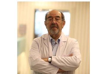 Alzheimer'ın kadınları neden daha çok 'vurduğunun' arkasındaki 4 neden!
