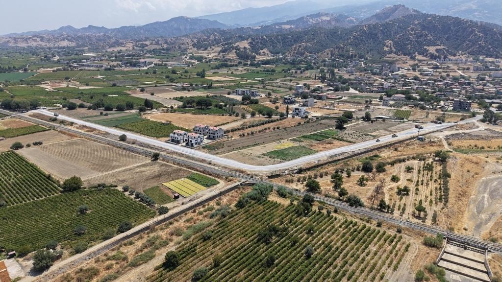 Büyükşehir, Salihli’de Yeni Yol Çalışmasını Başlattı Büyükşehir, Salihli’de Yeni Yol Çalışmasını Başlattı