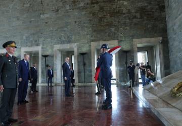 Erdoğan ve YAŞ Üyelerinden Anıtkabir'e Ziyaret: ‘Türkiye Yüzyılı Hedefine Kararlılıkla Yürüyoruz’