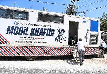 Mobil kuaför tırı Antalya'nın yaylalarında