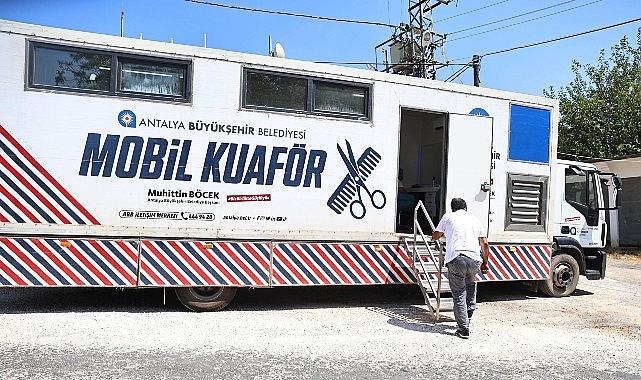 Mobil kuaför tırı Antalya'nın yaylalarında