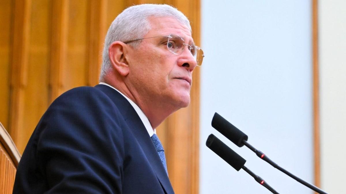 Dervişoğlu'ndan sert ifadeler: 'Apo mu reisçi olmuştur, yoksa reis mi apocu olmuştur?' Dervişoğlu'ndan sert ifadeler: 'Apo mu reisçi olmuştur, yoksa reis mi apocu olmuştur?'